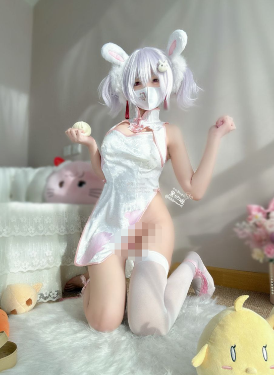 哎我黑切呐 拉菲碧蓝航线 旗袍cos 【36P 4V 210MB】