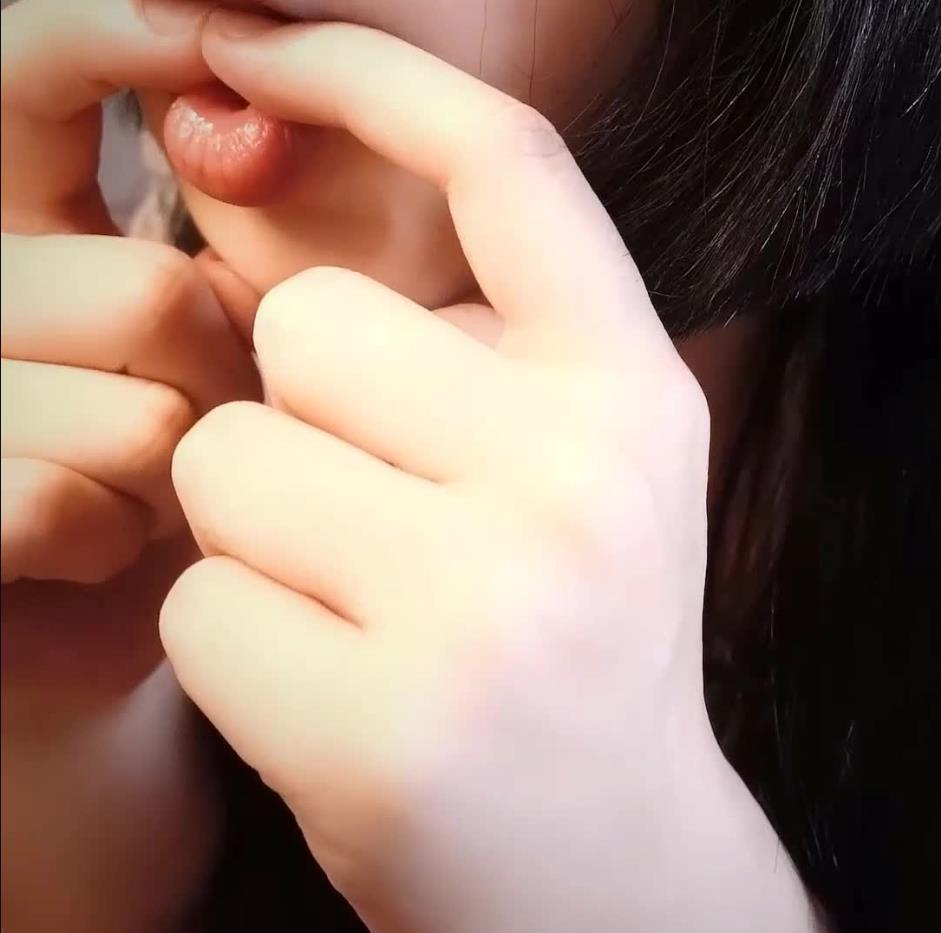 小羊喵 舰长ASMR 福利 床上视角~打滚啾咪
