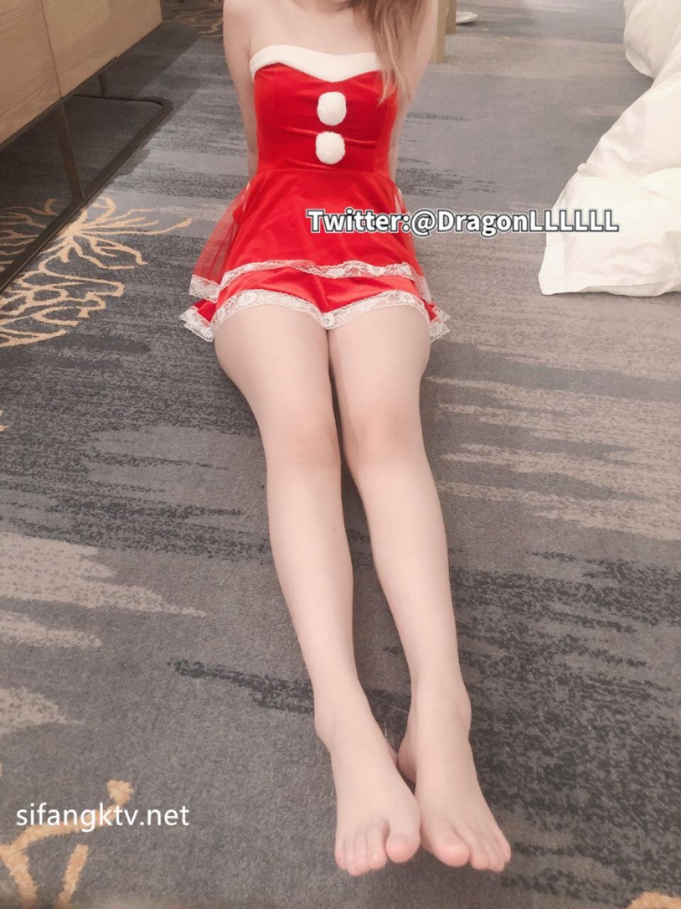 继续继续 推特大神又一个 Dragon 高价福利，多位颜值女主群P淫乱，大方露脸 推特九万粉 1.66G-bt